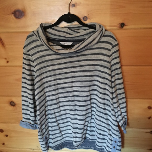 Blue and white sweater - Picture 3 of 3